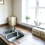 The Old Granary 度假居 *